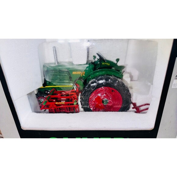 Rare Oliver Row Crop 77 Gas 1/16 Scale Narrow Front with Cultivator - Picture 6 of 6